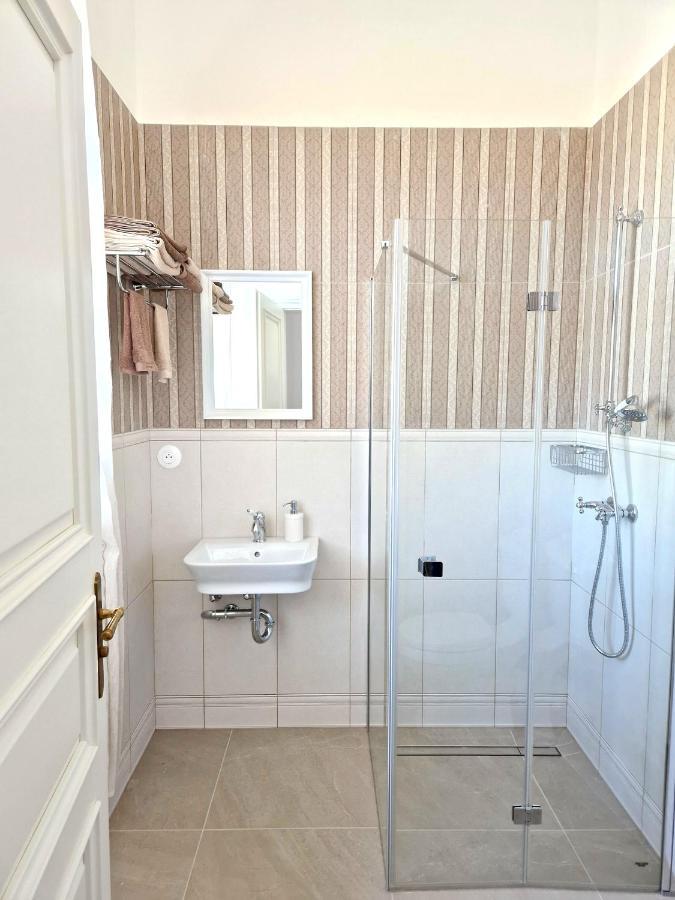 Pencin Villa Follemira Cz - Kitchen - Garden - Bike Storage المظهر الخارجي الصورة